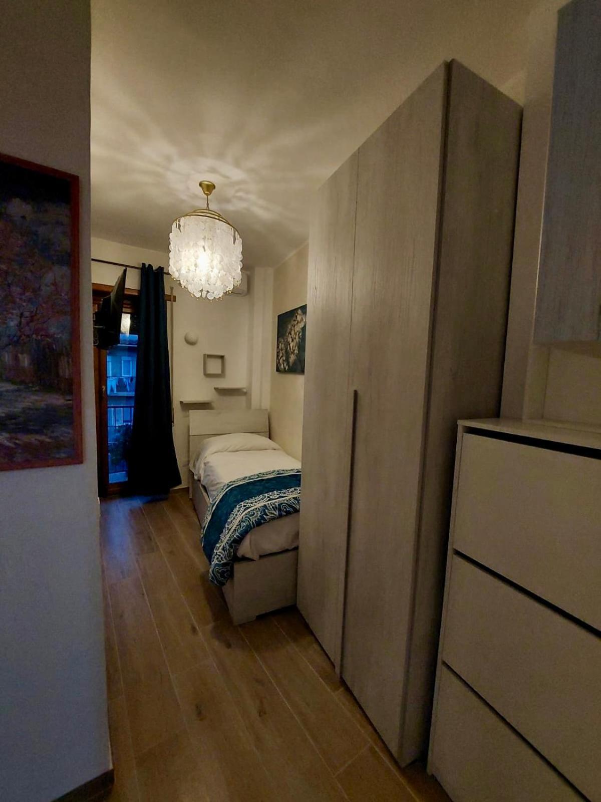 Deluxe Single Room with Balcony,1639406037:JPEG